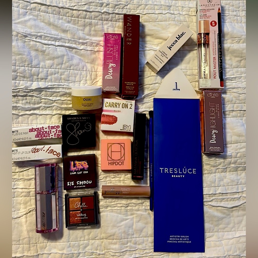 New, variety makeup bundle